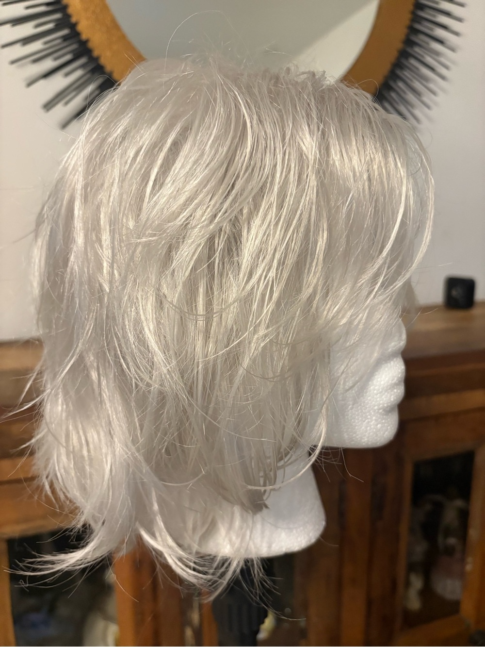 PAULA YOUNG DALLAS White Synthetic Wig! Like new! Short lite wavy wig!